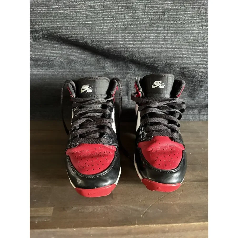 Nike Air Jordan 1 Mid Chicago Cleats Youth Size 3.5 HF6883-601 Logo Red Black